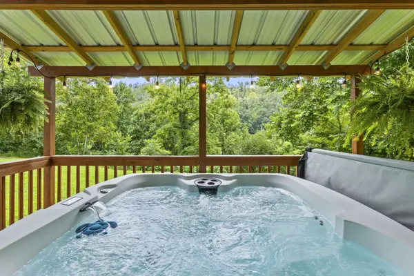 90 Railroad Lock Loop, Beattyville, KY 41311
