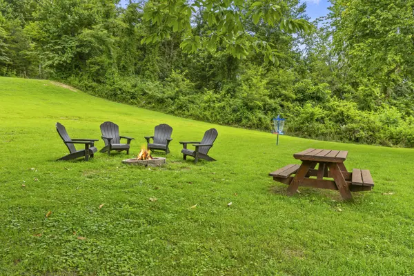 90 Railroad Lock Loop, Beattyville, KY 41311