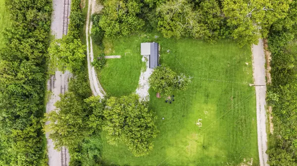 90 Railroad Lock Loop, Beattyville, KY 41311