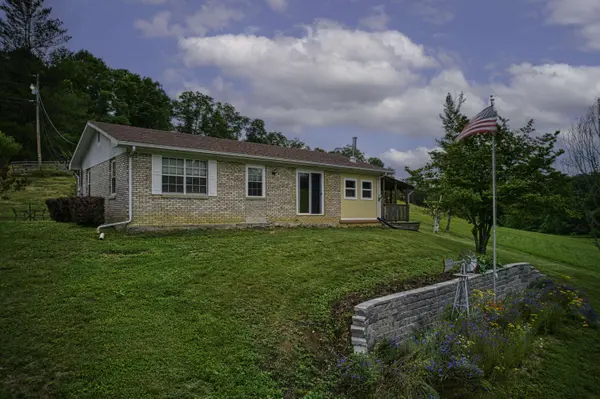 8228 Highway 705, West Liberty, KY 41472