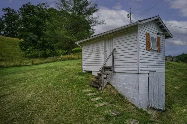 8228 Highway 705, West Liberty, KY 41472