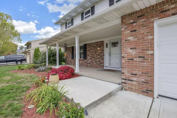 295 Old Coach Place, Canal Winchester, OH 43110