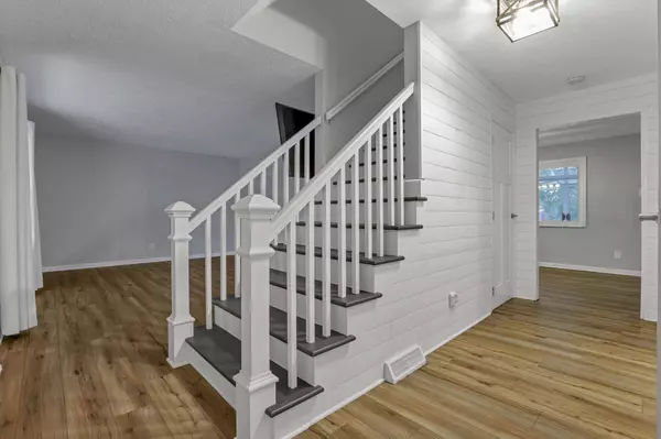 295 Old Coach Place, Canal Winchester, OH 43110