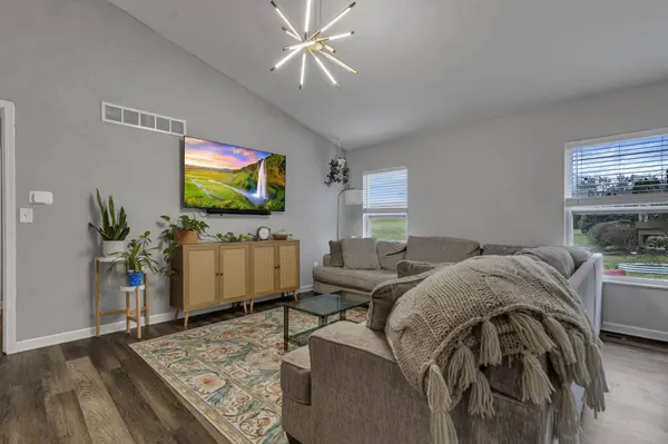 146 Poe Avenue, Lithopolis, OH 43136