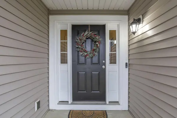 146 Poe Avenue, Lithopolis, OH 43136