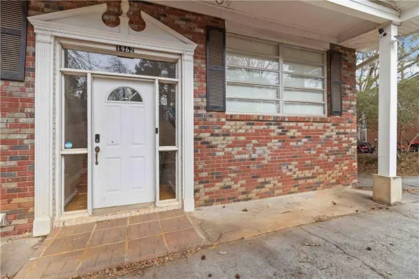 1962 Maple DR NW, Kennesaw, GA 30144