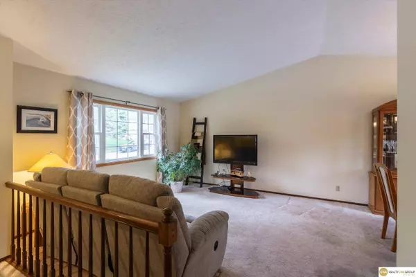 2204 Coventry Drive, Bellevue, NE 68123