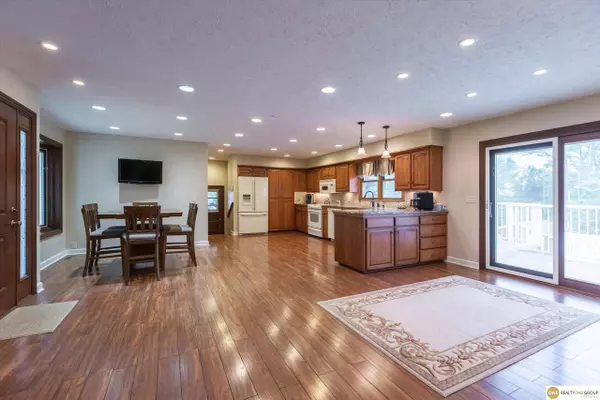 10919 N 69 Street, Omaha, NE 68152-1433