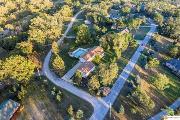 10919 N 69 Street, Omaha, NE 68152-1433