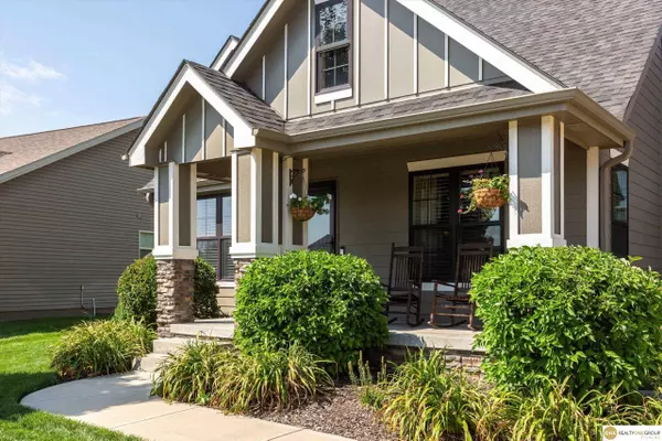 18628 Emiline Street, Omaha, NE 68136