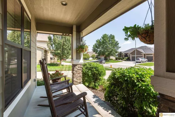 18628 Emiline Street, Omaha, NE 68136