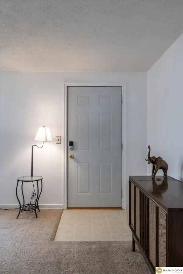 7928 Park DR, Ralston, NE 68127