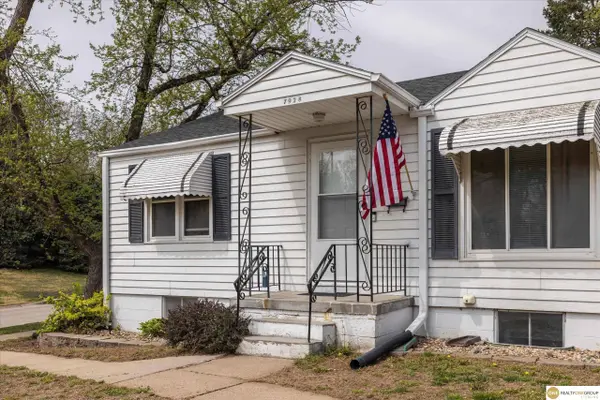 7928 Park DR, Ralston, NE 68127