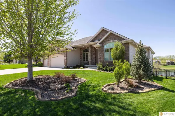 7922 Shadow Lake DR, Papillion, NE 68046