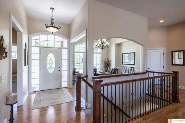 7922 Shadow Lake DR, Papillion, NE 68046