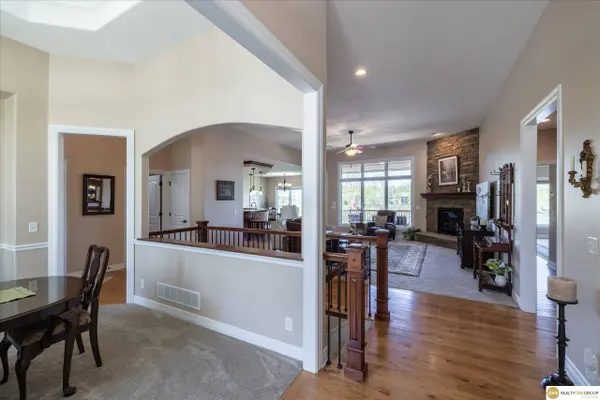 7922 Shadow Lake DR, Papillion, NE 68046