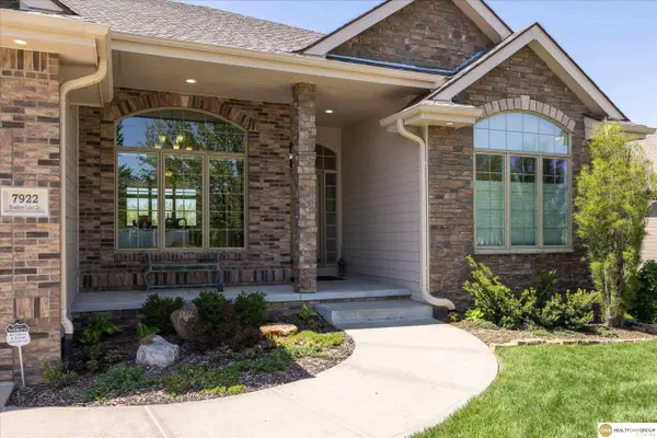 7922 Shadow Lake DR, Papillion, NE 68046