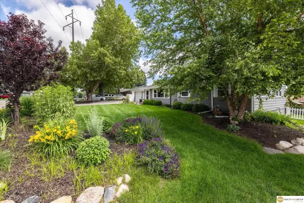3341 S 120 ST, Omaha, NE 68144