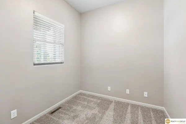 16519 Dora Hamann PKWY, Omaha, NE 68116