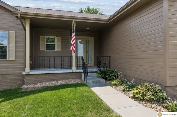 16519 Dora Hamann PKWY, Omaha, NE 68116