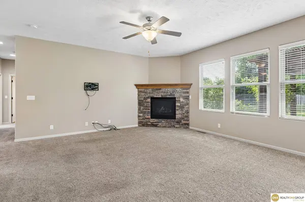16519 Dora Hamann PKWY, Omaha, NE 68116