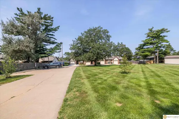 5014 S 83 TER, Ralston, NE 68127