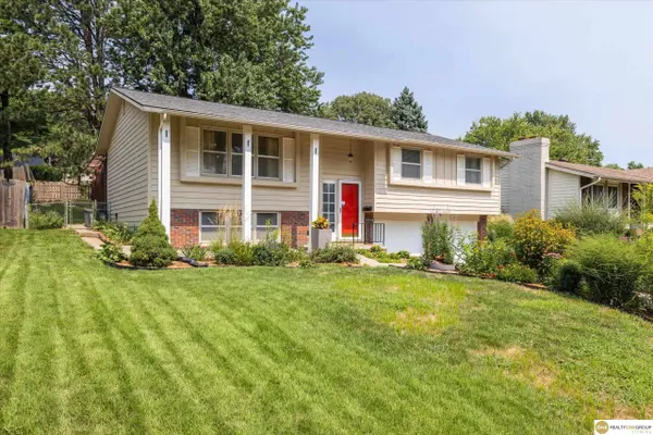 13358 Trendwood DR, Omaha, NE 68144