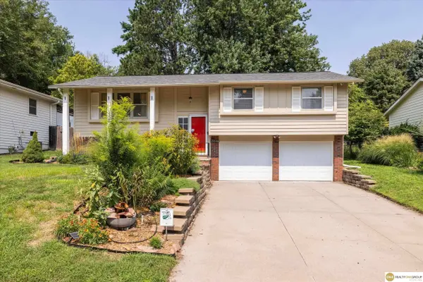 13358 Trendwood DR, Omaha, NE 68144