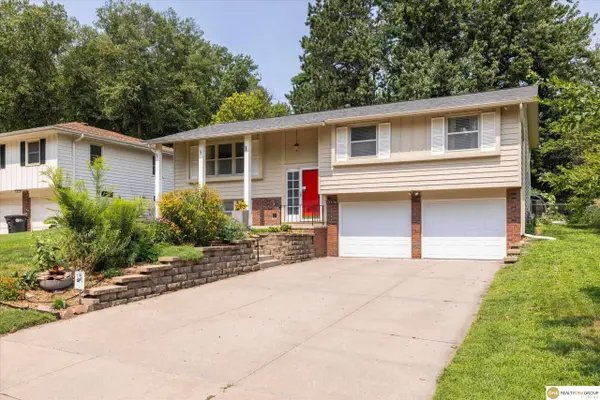 13358 Trendwood DR, Omaha, NE 68144