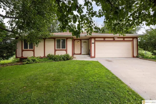 10636 Spaulding CIR, Omaha, NE 68134