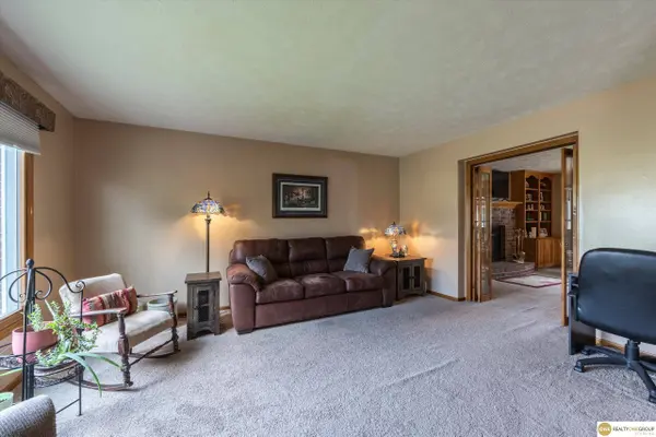 9005 Washington ST, Omaha, NE 68127