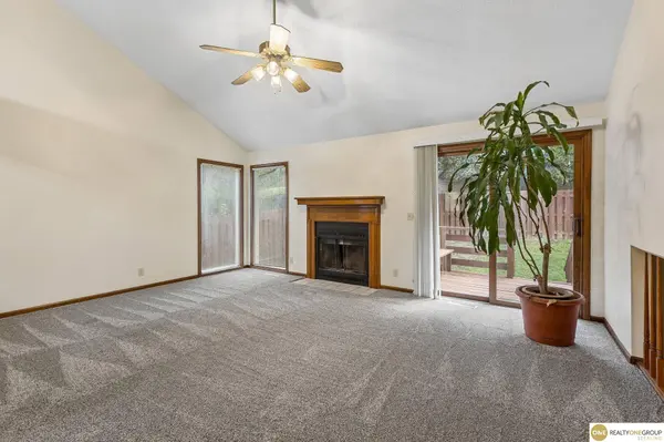 7617 N 80 ST, Omaha, NE 68122