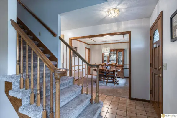 9005 Washington ST, Omaha, NE 68127