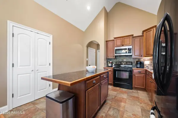 111 Silver Glen DR, Scott, LA 70583