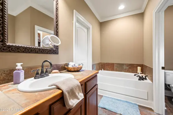 111 Silver Glen DR, Scott, LA 70583