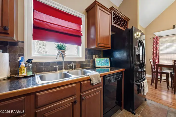 111 Silver Glen DR, Scott, LA 70583