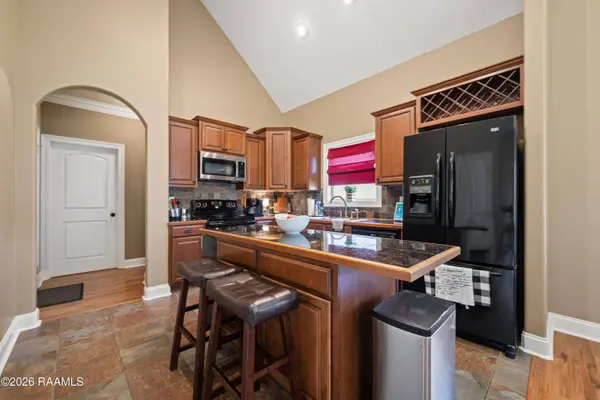 111 Silver Glen DR, Scott, LA 70583