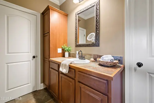 111 Silver Glen DR, Scott, LA 70583
