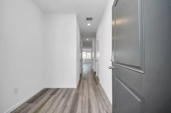 1027 Moon Drop Ln, Houston, TX 77090