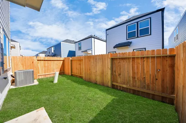 1027 Moon Drop Ln, Houston, TX 77090