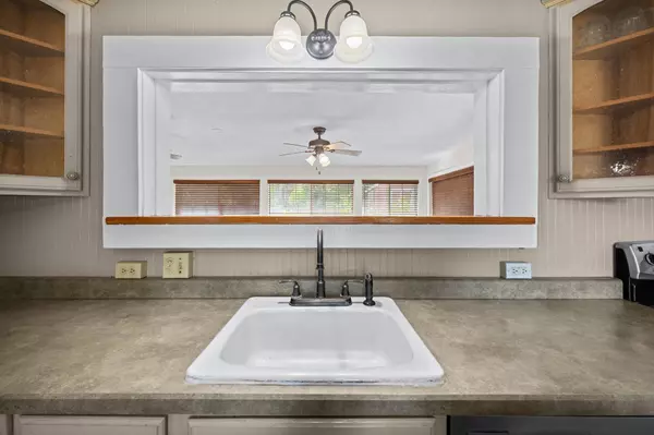 815 Kuulei St, Haiku, HI 96708