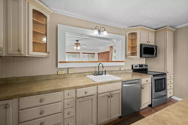 815 Kuulei St, Haiku, HI 96708