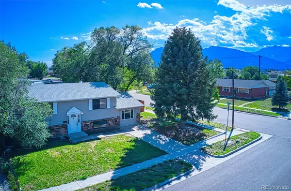 1547 Server DR, Colorado Springs, CO 80910