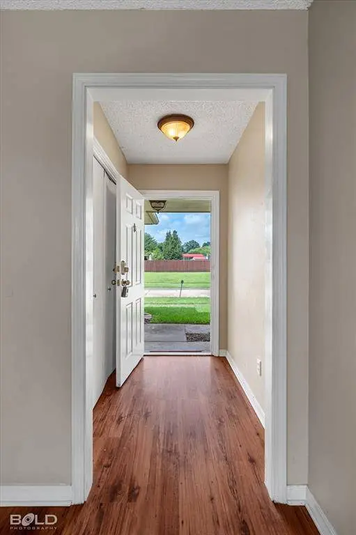 5505 E Meadow Drive, Bossier City, LA 71112