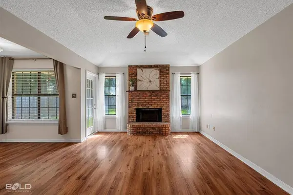 5505 E Meadow Drive, Bossier City, LA 71112