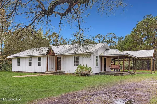 31 Go Go Road, Poplarville, MS 39470