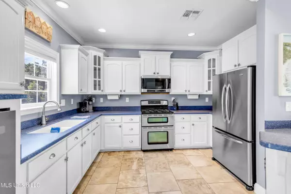 112 Vista Drive, Pass Christian, MS 39571