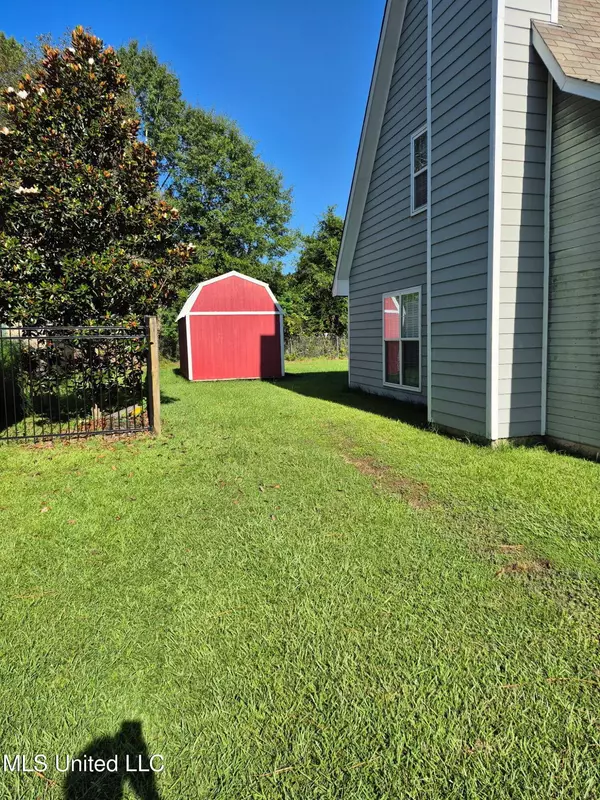 404 Kensington Drive, Hattiesburg, MS 39402