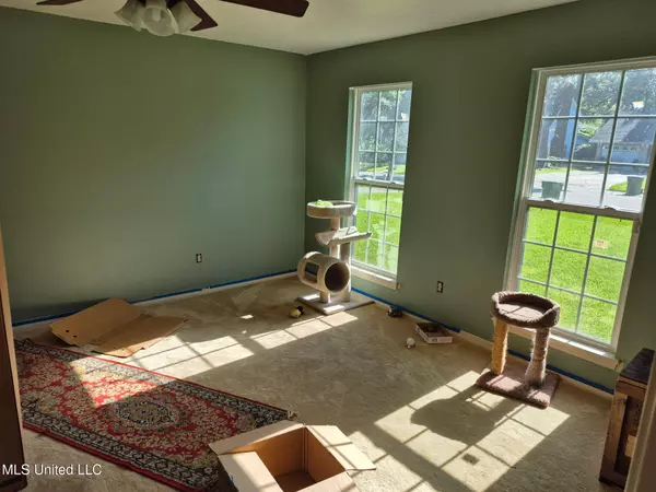 404 Kensington Drive, Hattiesburg, MS 39402