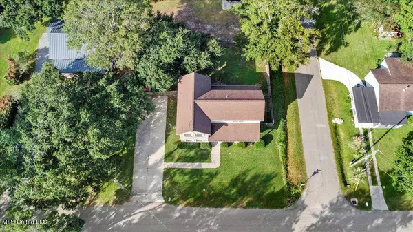 134 Ocean Wave Avenue, Long Beach, MS 39560